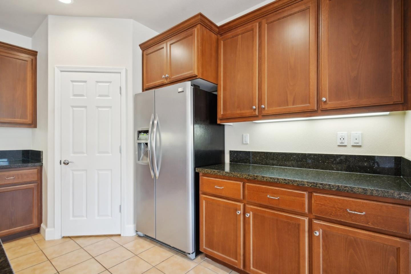 Detail Gallery Image 12 of 46 For 5476 Pinnacle View Way, Antioch,  CA 94531 - 4 Beds | 2 Baths