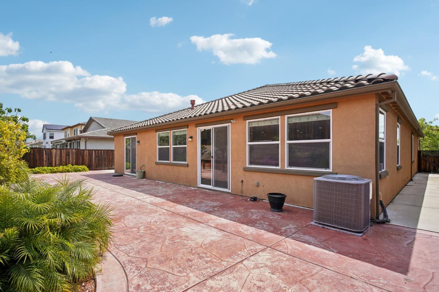 Detail Gallery Image 33 of 46 For 5476 Pinnacle View Way, Antioch,  CA 94531 - 4 Beds | 2 Baths