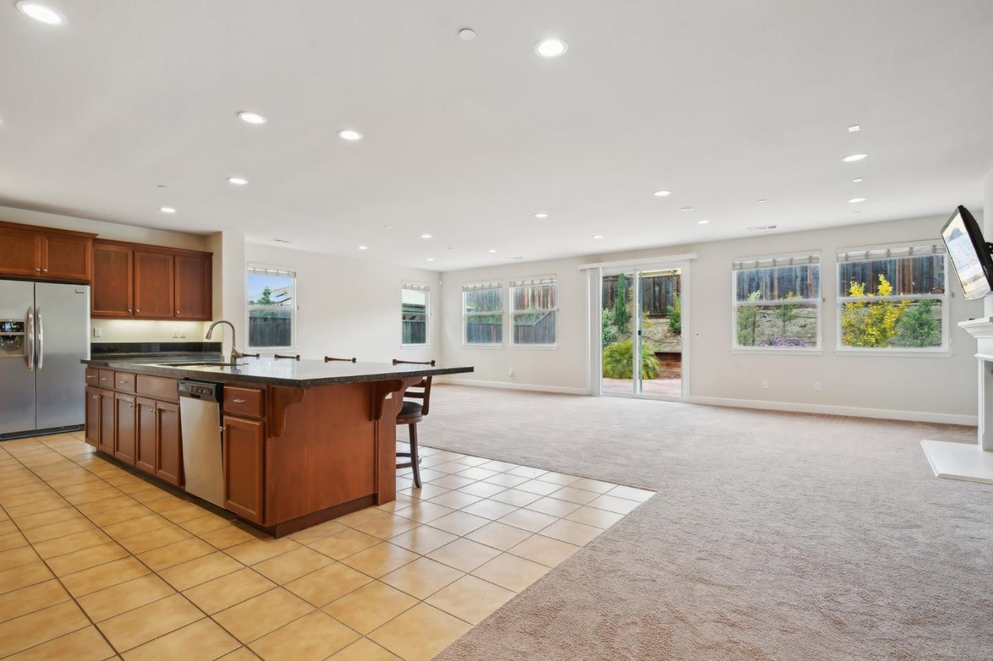Detail Gallery Image 7 of 46 For 5476 Pinnacle View Way, Antioch,  CA 94531 - 4 Beds | 2 Baths
