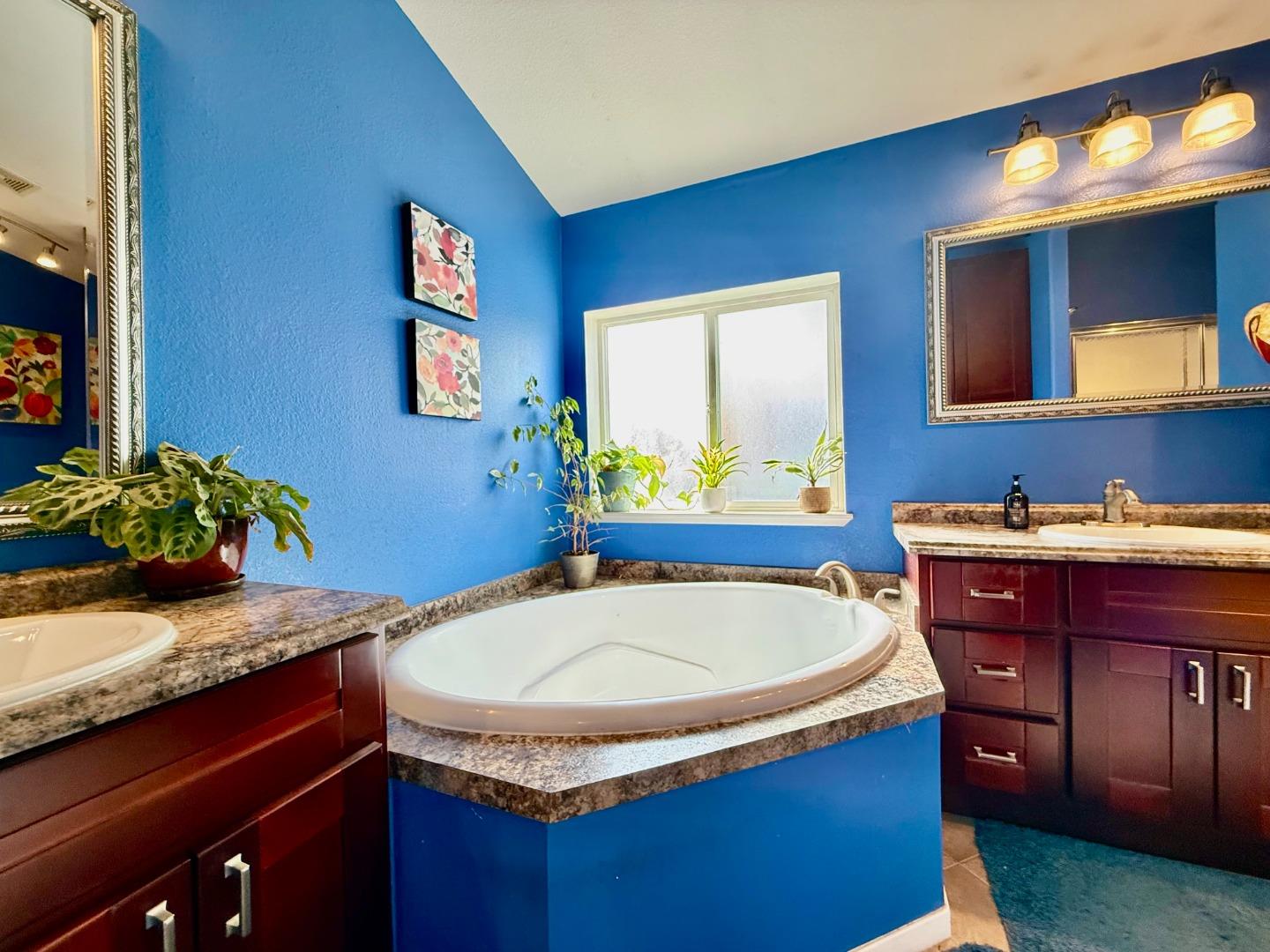 Detail Gallery Image 10 of 45 For 1220 Tasman Dr #269,  Sunnyvale,  CA 94089 - 3 Beds | 2 Baths