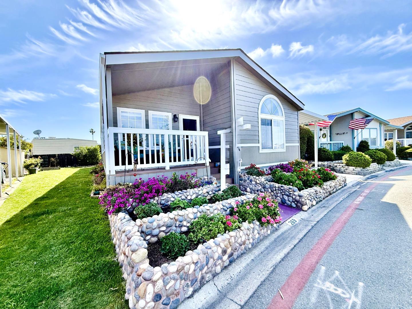 Detail Gallery Image 2 of 45 For 1220 Tasman Dr #269,  Sunnyvale,  CA 94089 - 3 Beds | 2 Baths