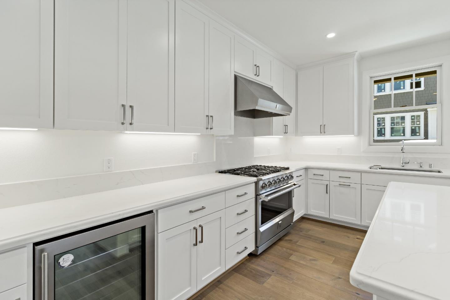 Detail Gallery Image 16 of 32 For 18825 Montalvo Oaks Cir, Monte Sereno,  CA 95030 - 3 Beds | 2/1 Baths