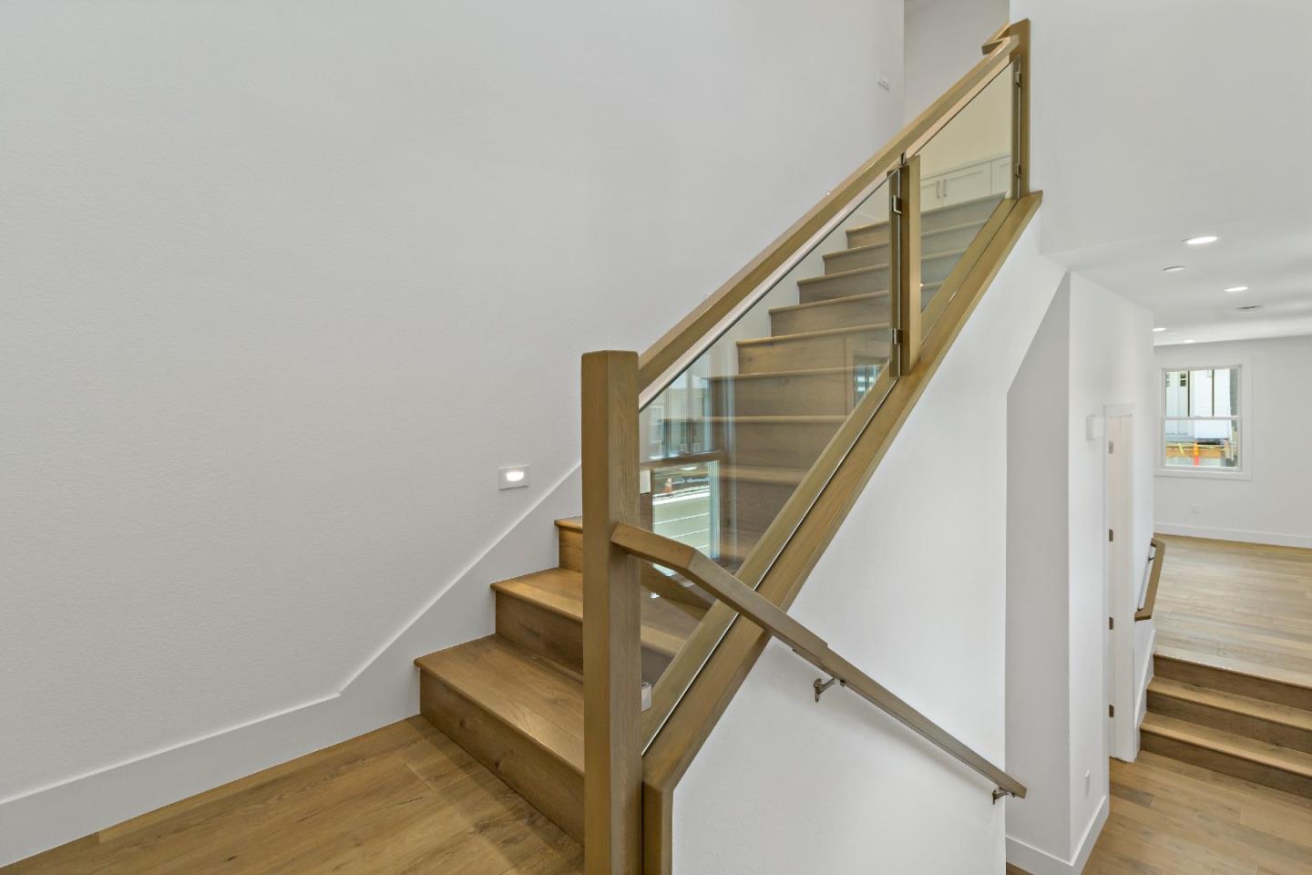Detail Gallery Image 18 of 32 For 18825 Montalvo Oaks Cir, Monte Sereno,  CA 95030 - 3 Beds | 2/1 Baths