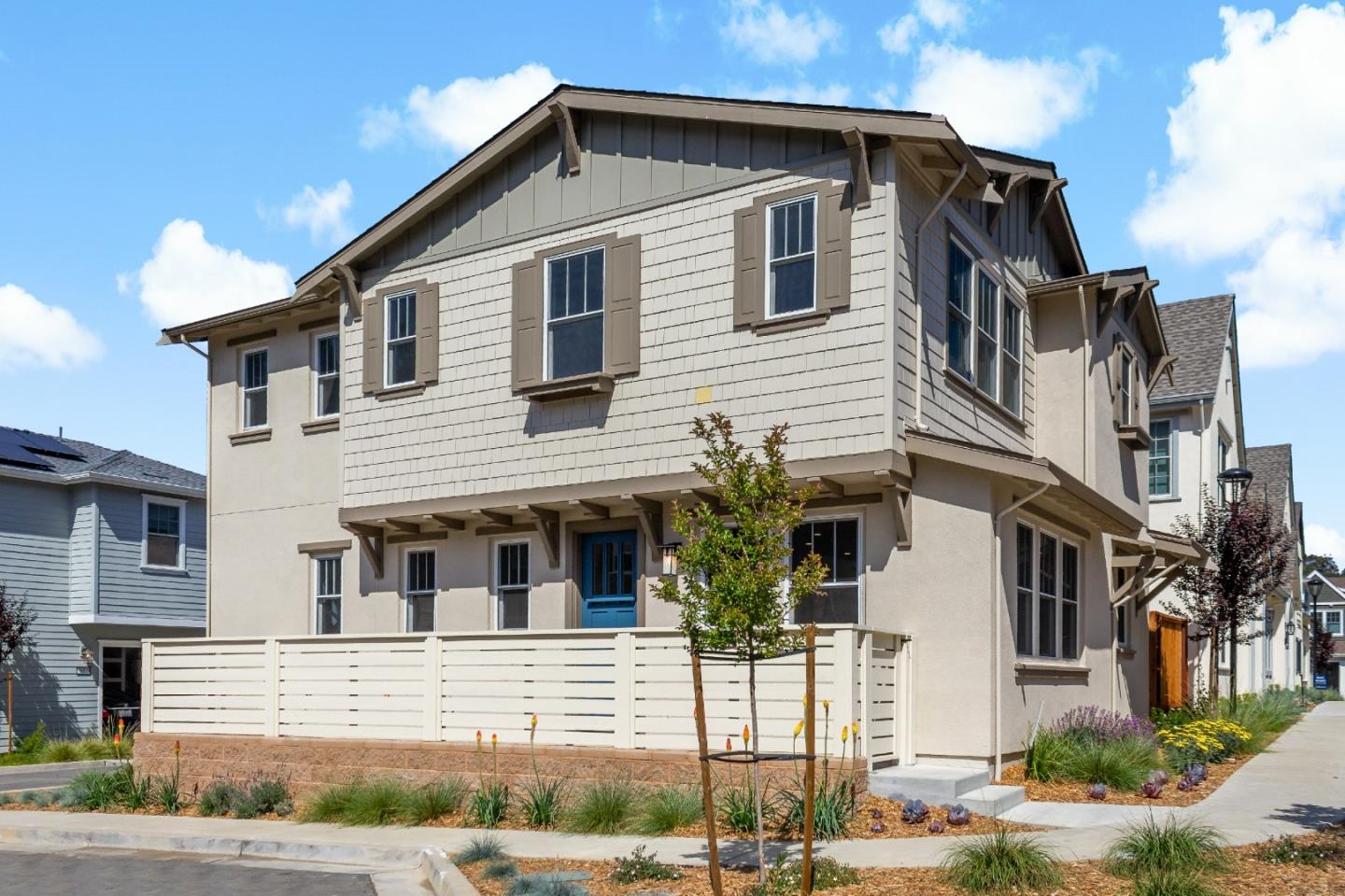 Detail Gallery Image 2 of 32 For 18825 Montalvo Oaks Cir, Monte Sereno,  CA 95030 - 3 Beds | 2/1 Baths