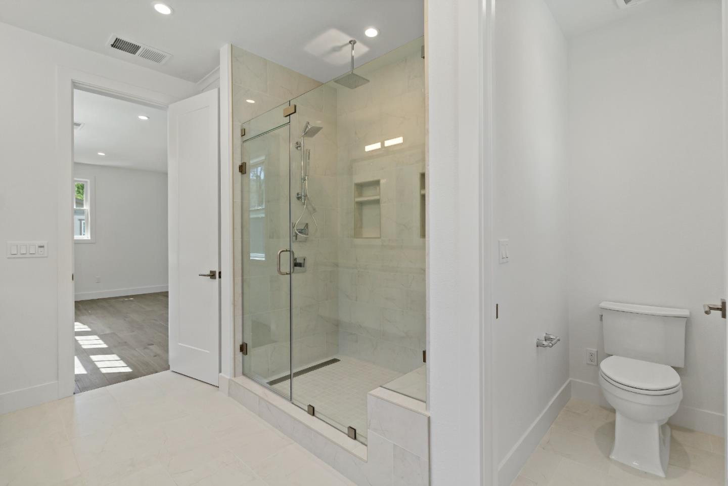 Detail Gallery Image 22 of 32 For 18825 Montalvo Oaks Cir, Monte Sereno,  CA 95030 - 3 Beds | 2/1 Baths