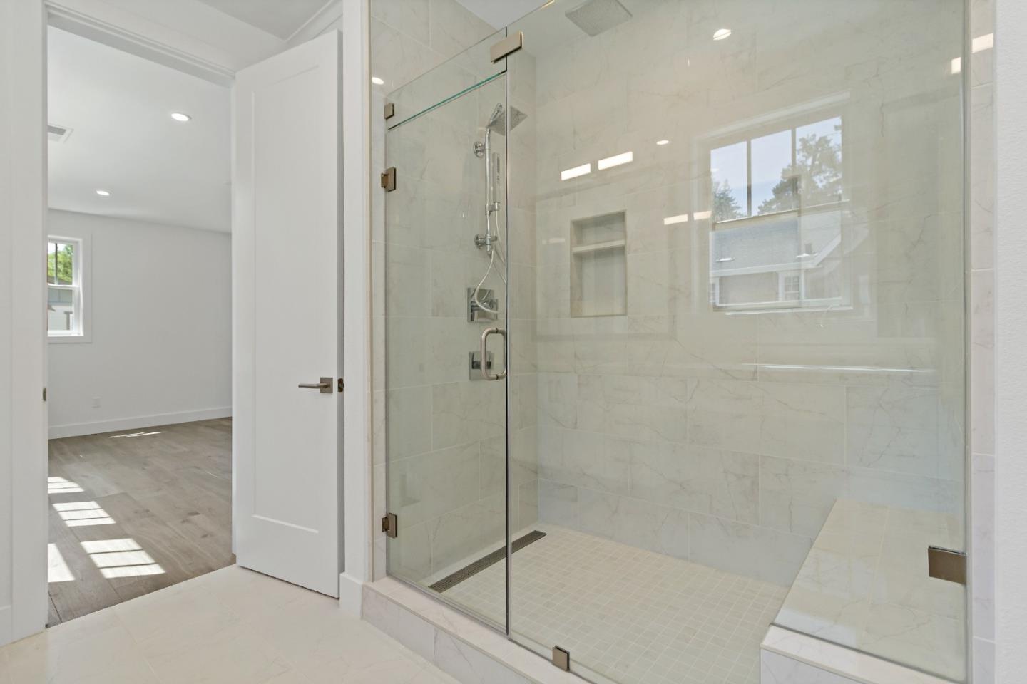 Detail Gallery Image 23 of 32 For 18825 Montalvo Oaks Cir, Monte Sereno,  CA 95030 - 3 Beds | 2/1 Baths