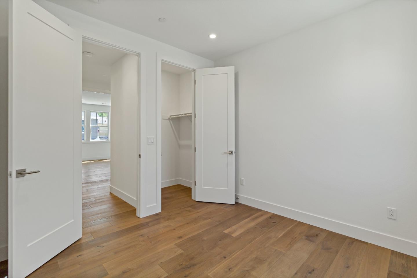 Detail Gallery Image 26 of 32 For 18825 Montalvo Oaks Cir, Monte Sereno,  CA 95030 - 3 Beds | 2/1 Baths
