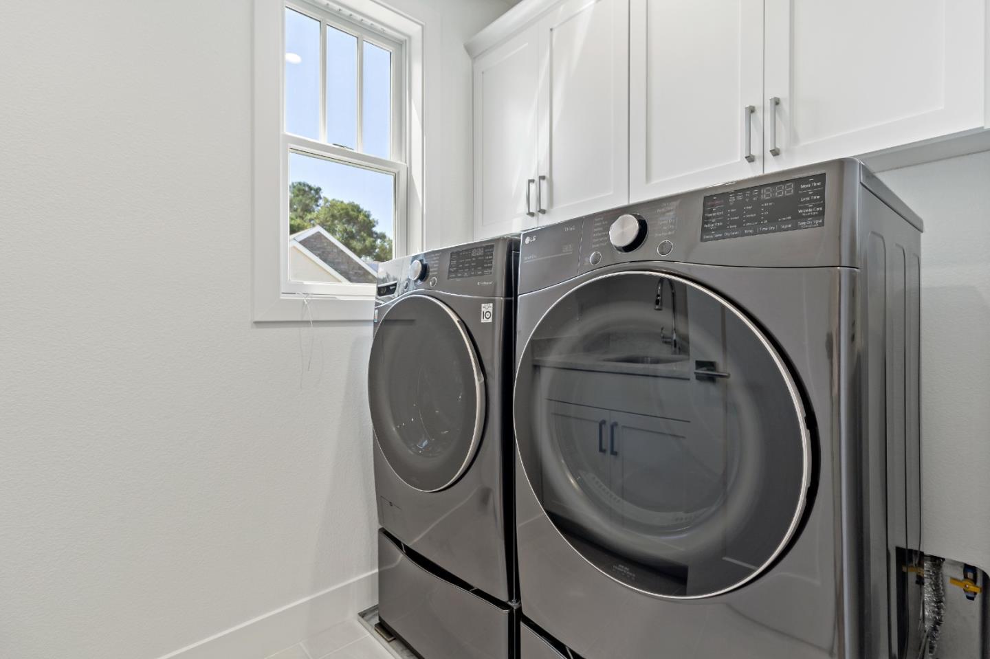Detail Gallery Image 29 of 32 For 18825 Montalvo Oaks Cir, Monte Sereno,  CA 95030 - 3 Beds | 2/1 Baths