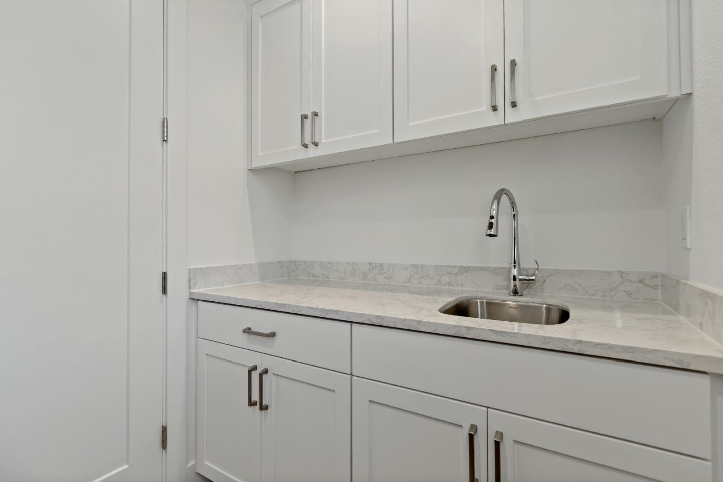 Detail Gallery Image 30 of 32 For 18825 Montalvo Oaks Cir, Monte Sereno,  CA 95030 - 3 Beds | 2/1 Baths