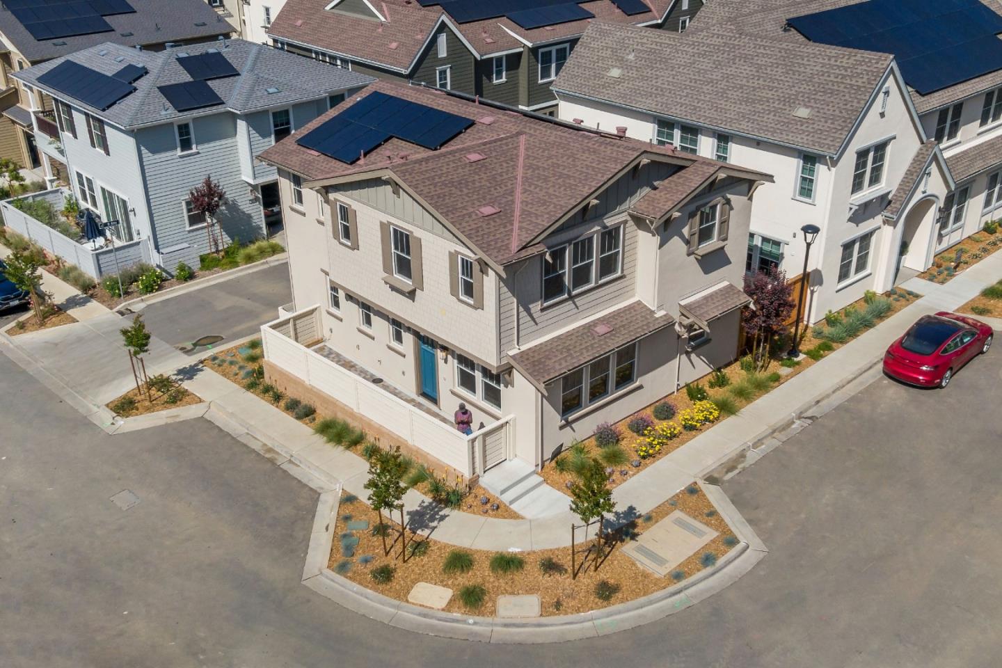 Detail Gallery Image 4 of 32 For 18825 Montalvo Oaks Cir, Monte Sereno,  CA 95030 - 3 Beds | 2/1 Baths