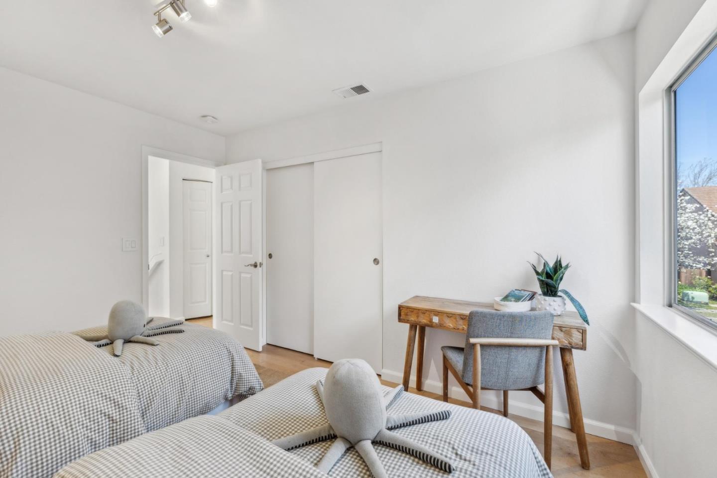 Detail Gallery Image 36 of 52 For 4216 Verdigris Cir, San Jose,  CA 95134 - 3 Beds | 2/1 Baths