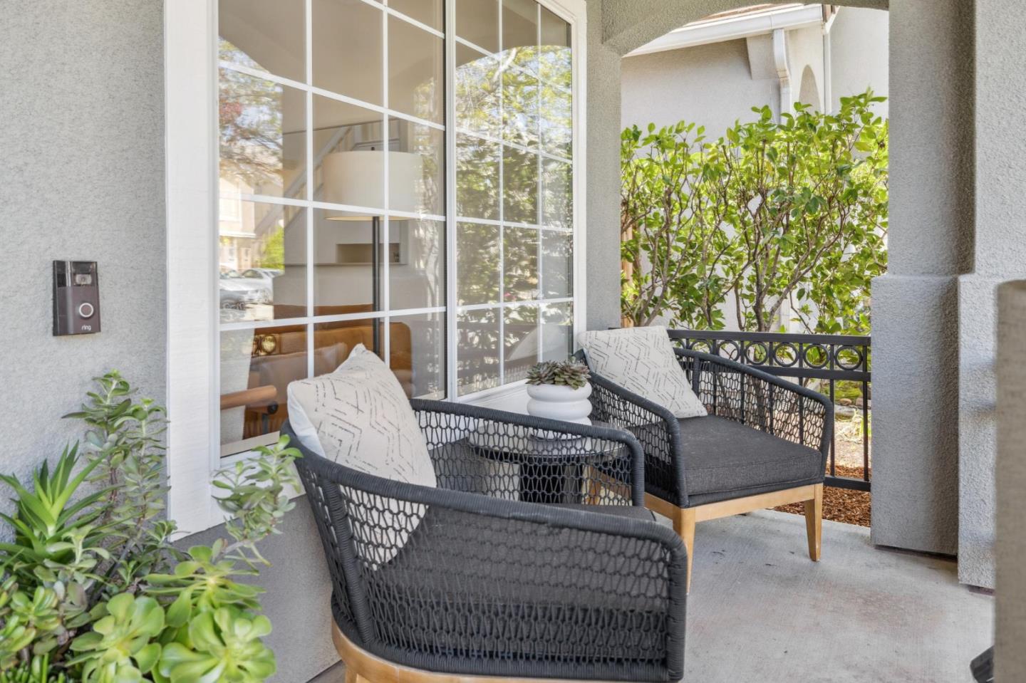 Detail Gallery Image 4 of 52 For 4216 Verdigris Cir, San Jose,  CA 95134 - 3 Beds | 2/1 Baths