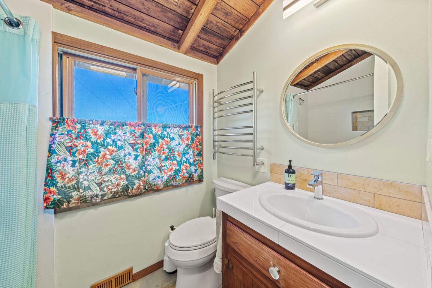 Detail Gallery Image 17 of 22 For 18 Camino De Travesia, Carmel Valley,  CA 93924 - 2 Beds | 1/1 Baths