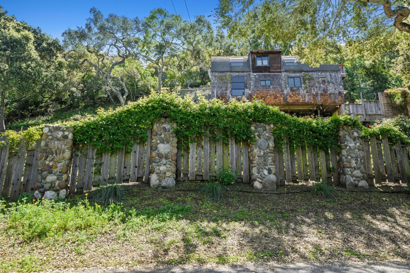 Detail Gallery Image 21 of 22 For 18 Camino De Travesia, Carmel Valley,  CA 93924 - 2 Beds | 1/1 Baths