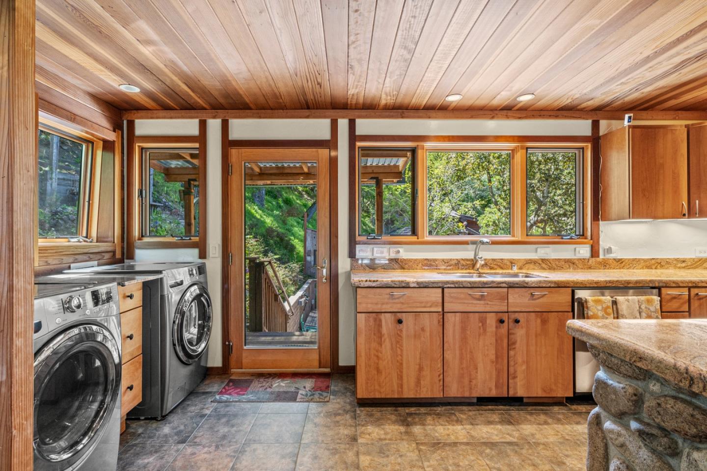 Detail Gallery Image 7 of 22 For 18 Camino De Travesia, Carmel Valley,  CA 93924 - 2 Beds | 1/1 Baths