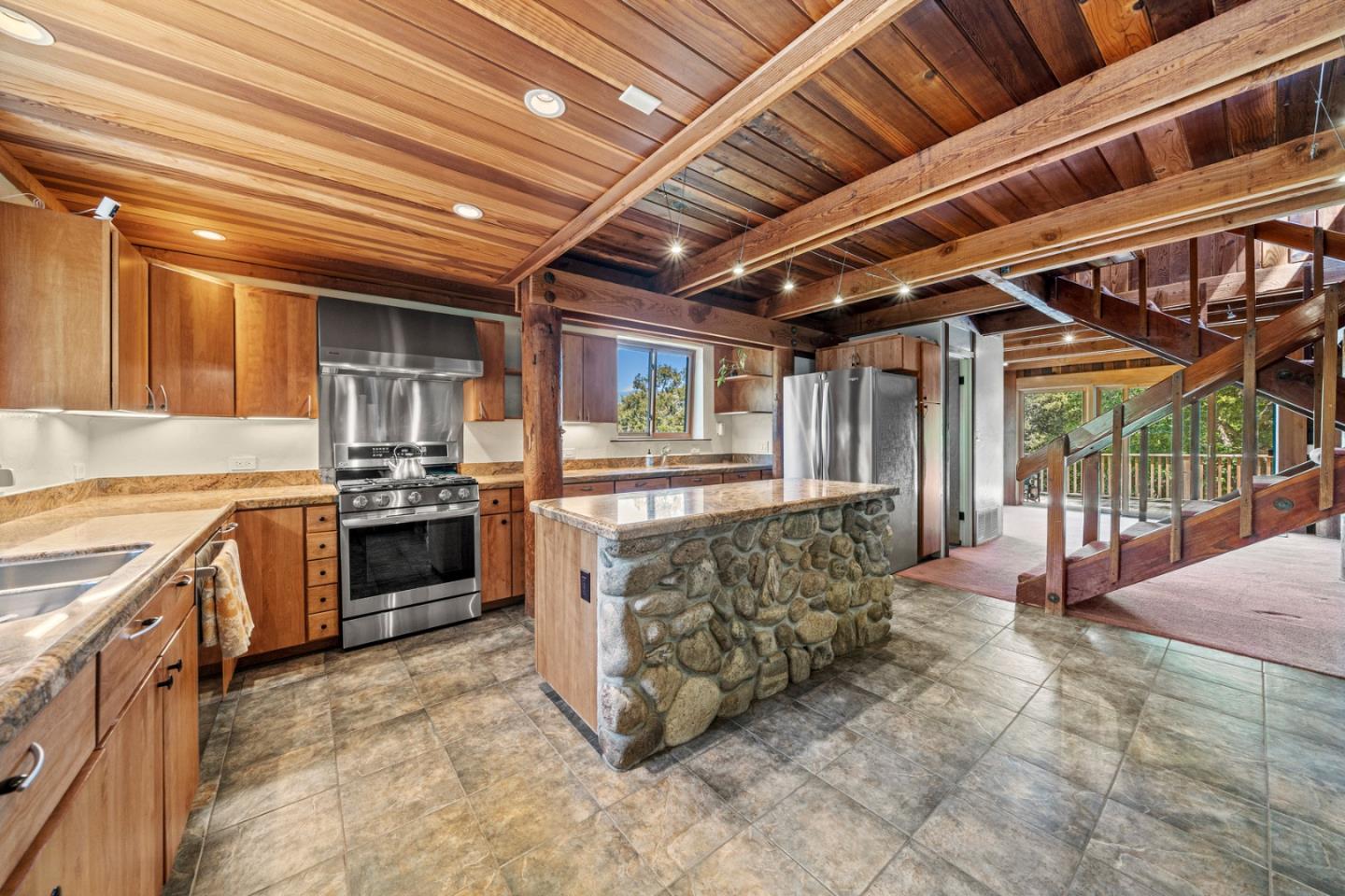Detail Gallery Image 8 of 22 For 18 Camino De Travesia, Carmel Valley,  CA 93924 - 2 Beds | 1/1 Baths