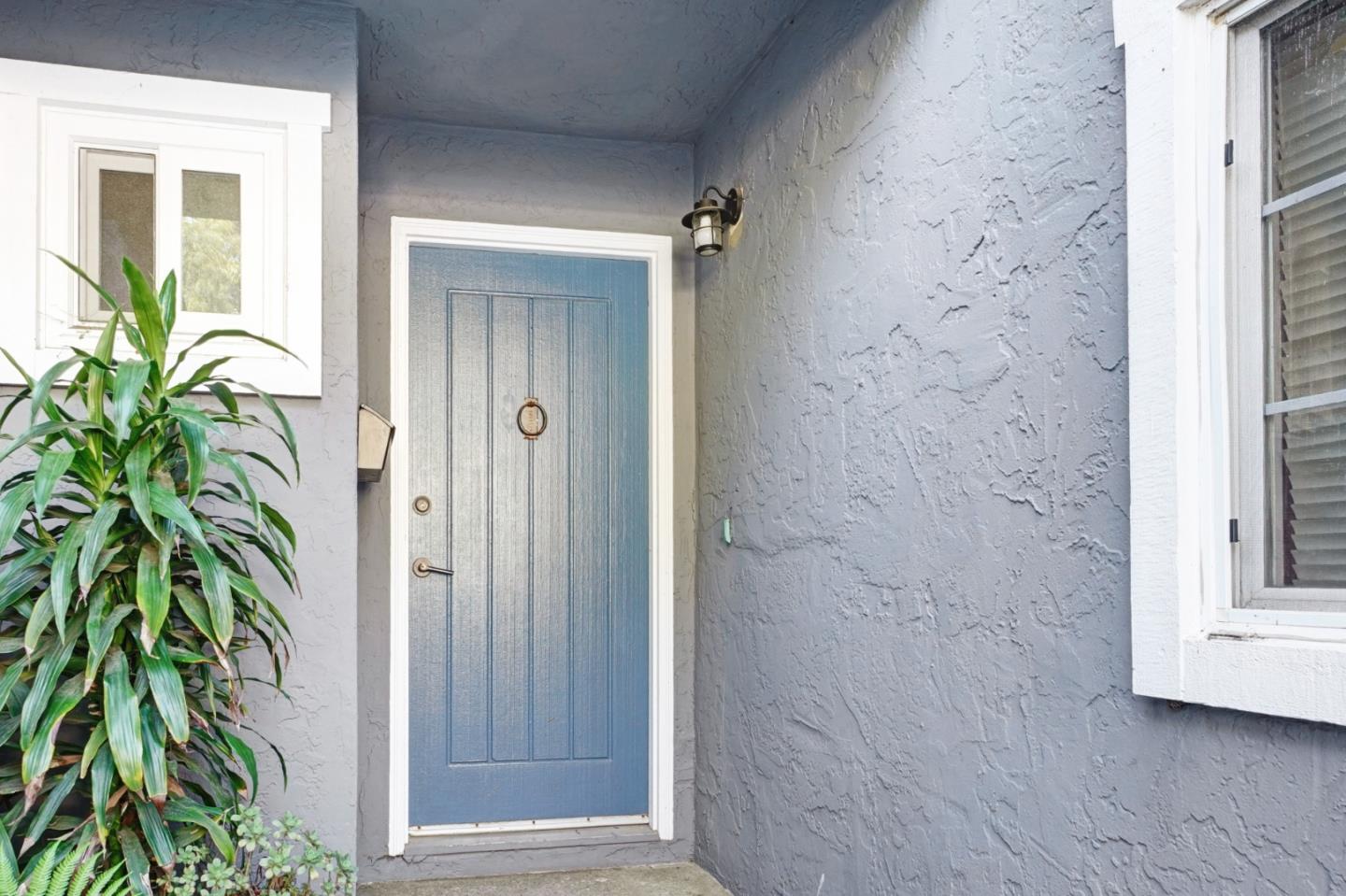 Detail Gallery Image 2 of 41 For 988 S Arnold Way, Half Moon Bay,  CA 94019 - 3 Beds | 1/1 Baths