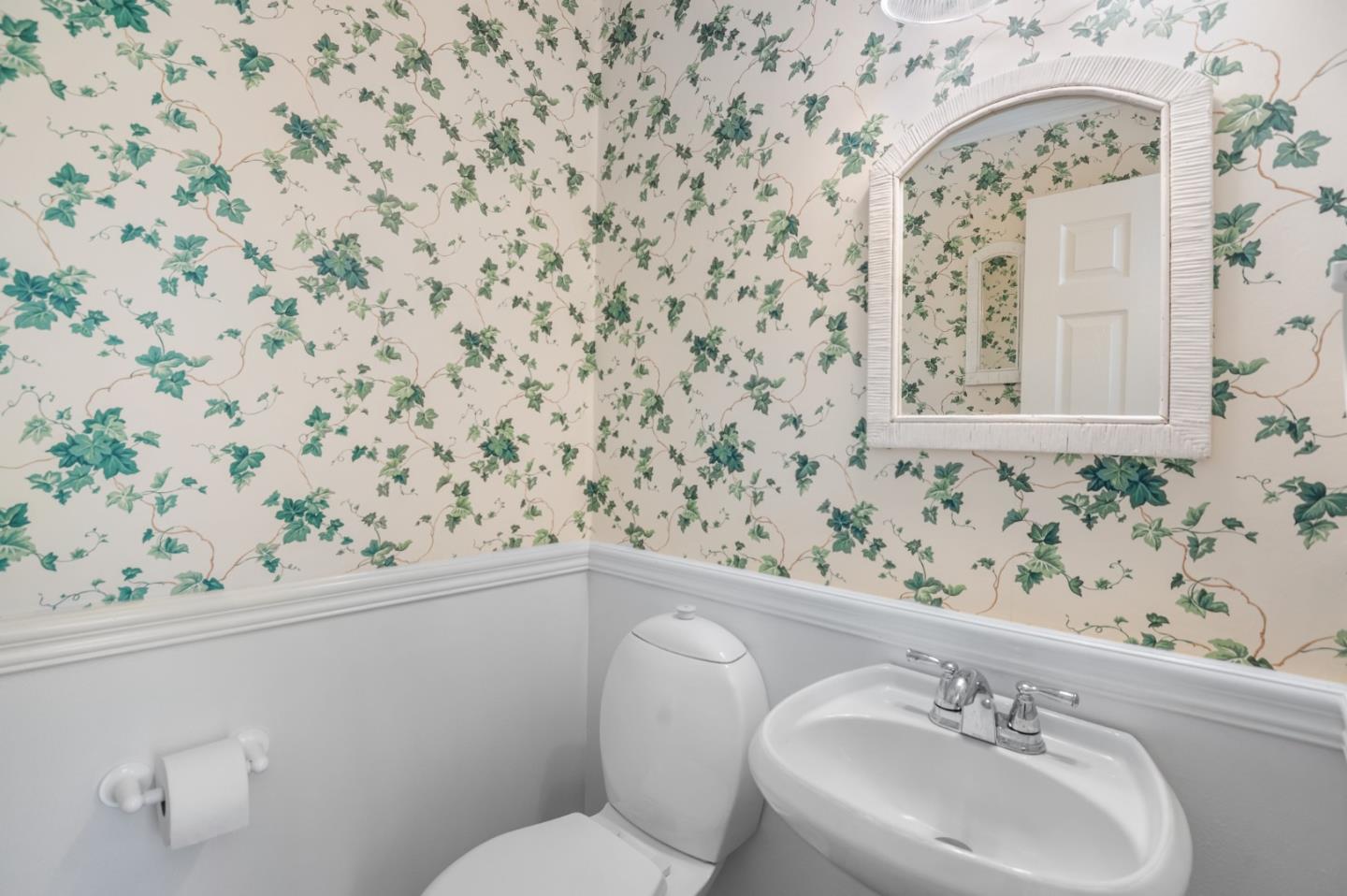 Detail Gallery Image 12 of 28 For 2424 Fairview Ln, Santa Clara,  CA 95051 - 2 Beds | 1/1 Baths
