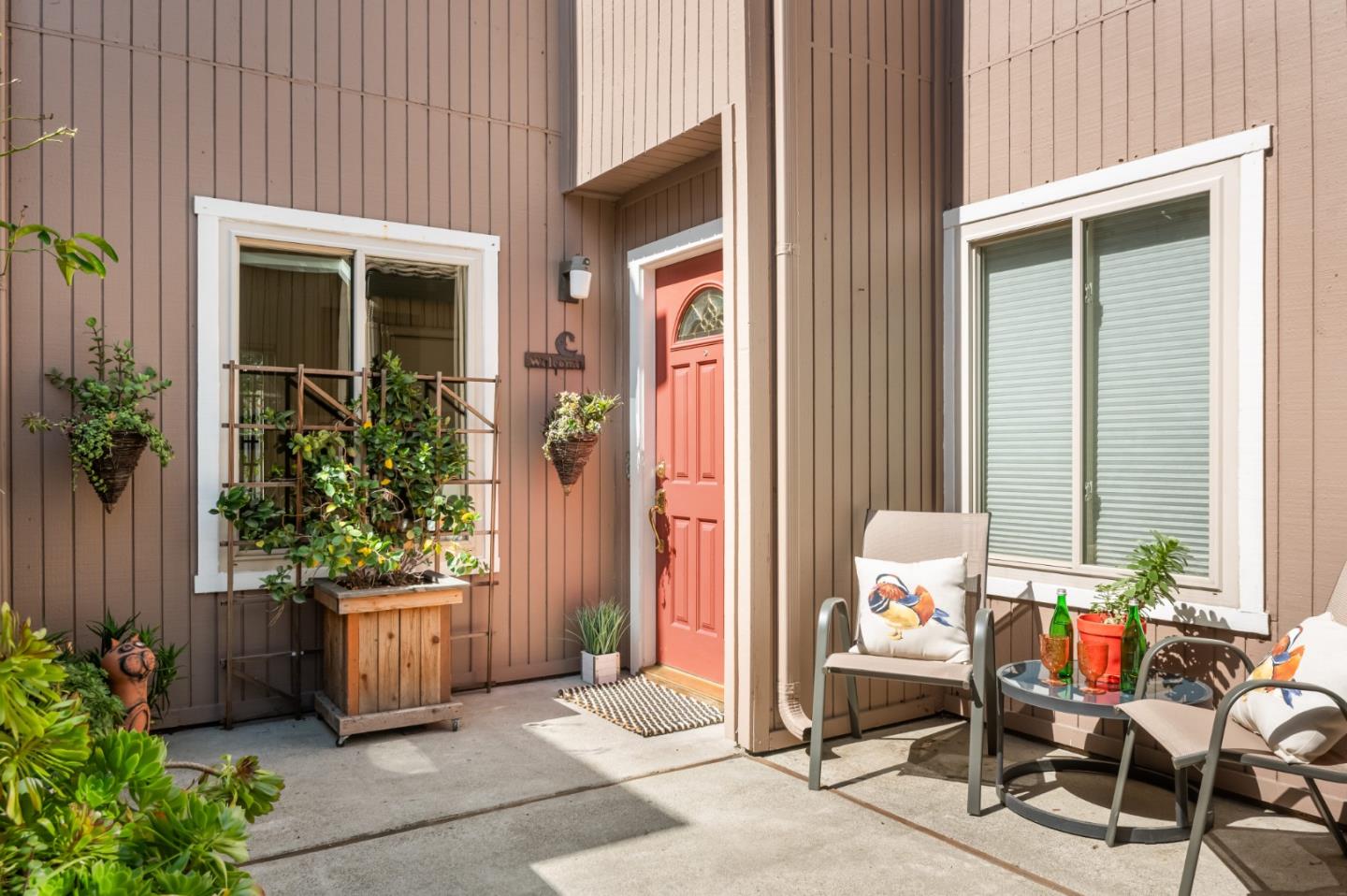 Detail Gallery Image 3 of 28 For 2424 Fairview Ln, Santa Clara,  CA 95051 - 2 Beds | 1/1 Baths