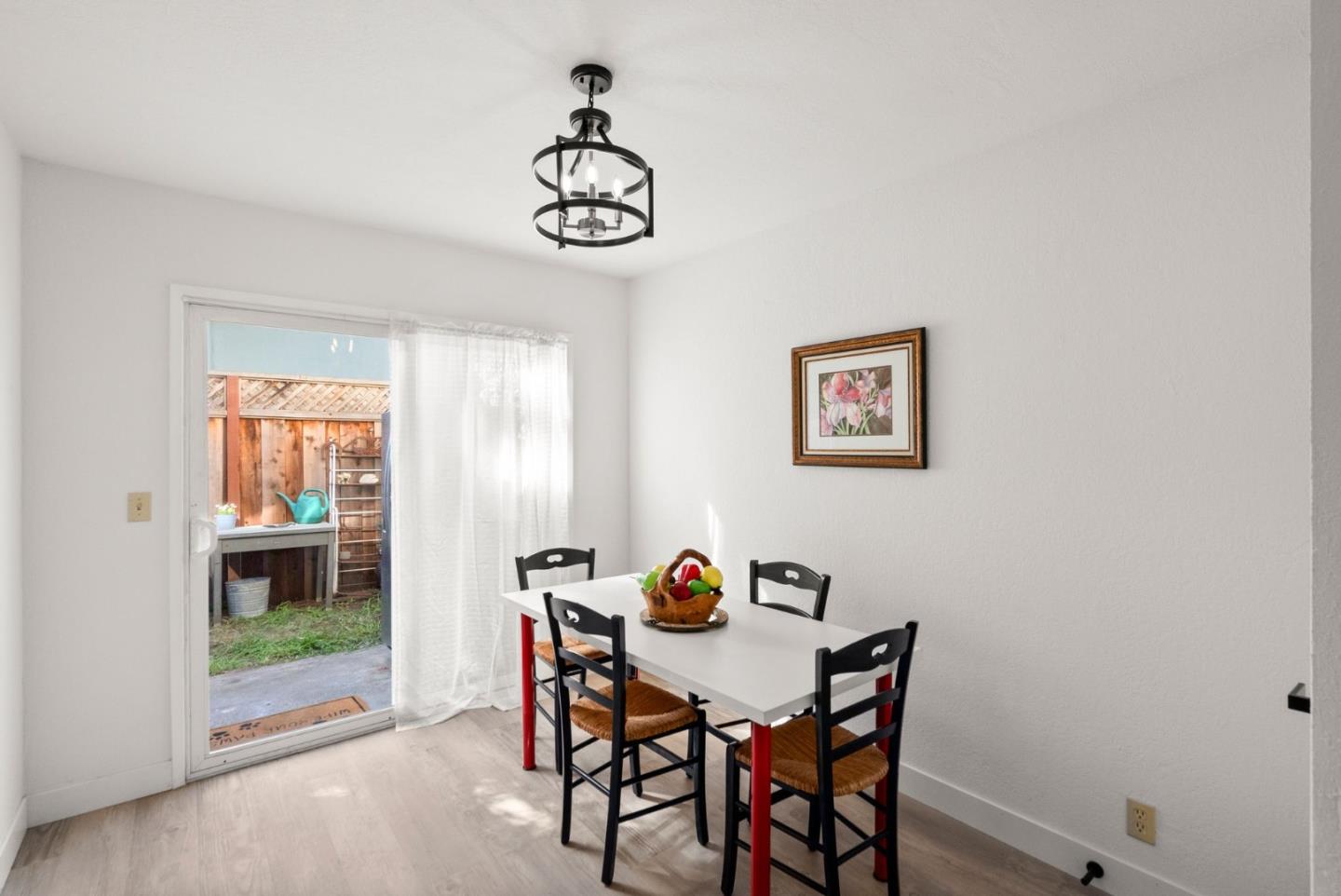 Detail Gallery Image 12 of 22 For 1727 30th Ave a,  Santa Cruz,  CA 95062 - 2 Beds | 1 Baths