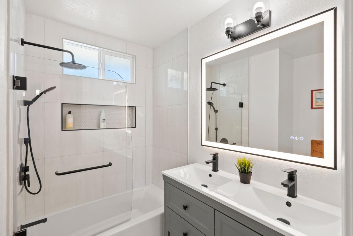 Detail Gallery Image 19 of 22 For 1727 30th Ave a,  Santa Cruz,  CA 95062 - 2 Beds | 1 Baths