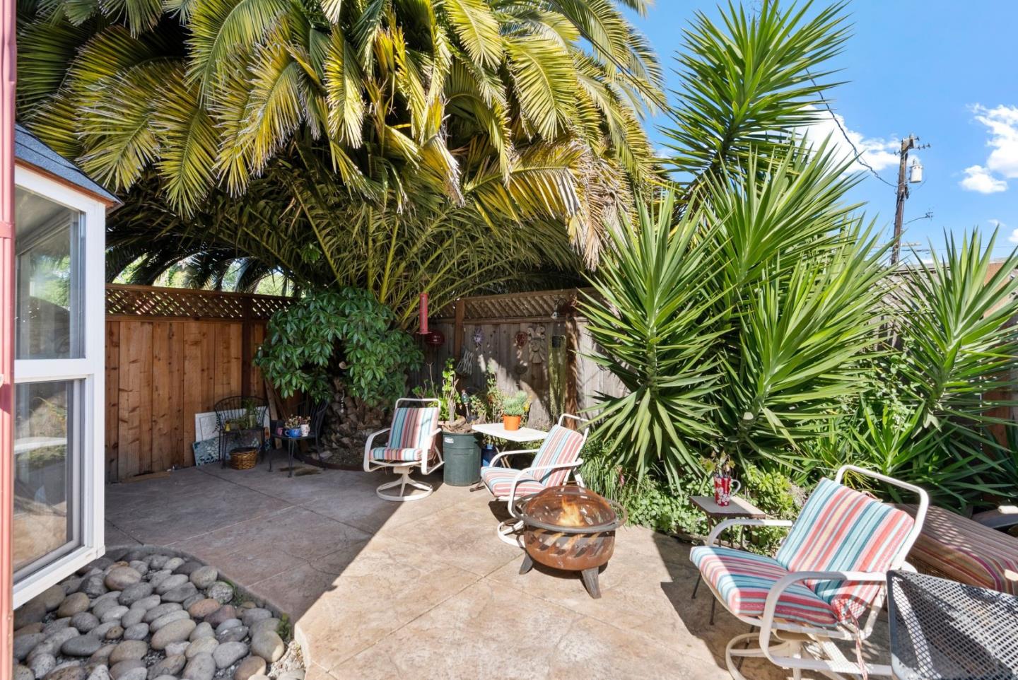 Detail Gallery Image 4 of 22 For 1727 30th Ave a,  Santa Cruz,  CA 95062 - 2 Beds | 1 Baths