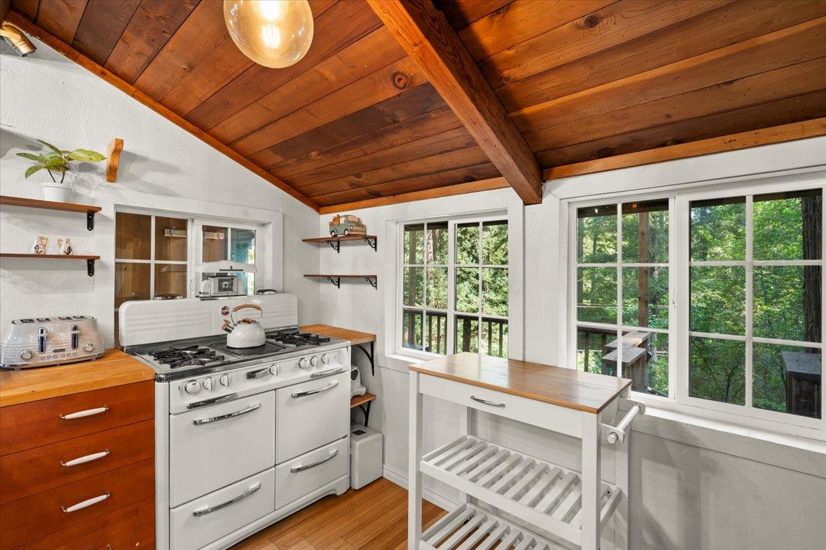 Detail Gallery Image 10 of 35 For 805 Fanning Grade, Ben Lomond,  CA 95005 - 2 Beds | 1 Baths