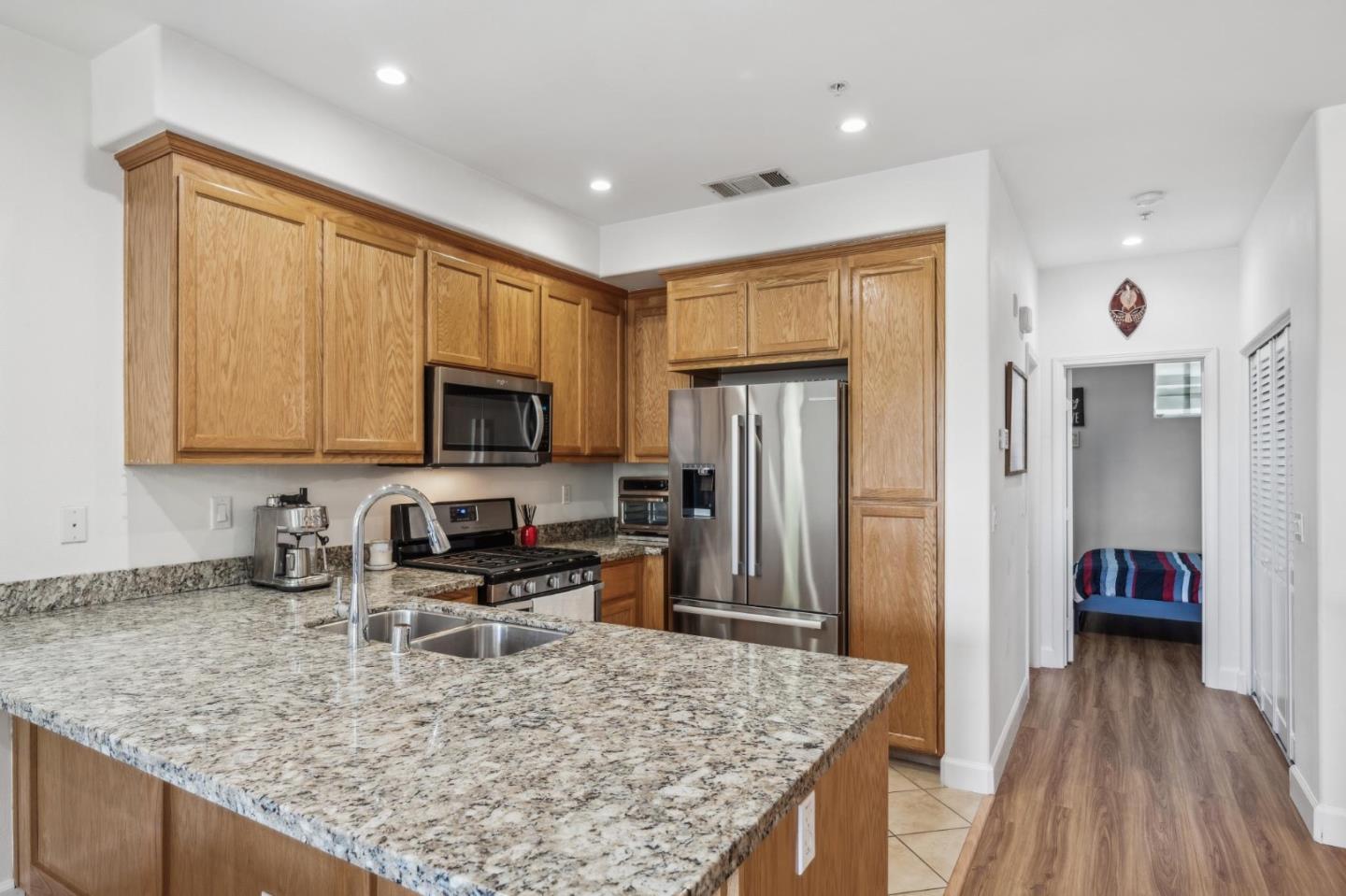 Detail Gallery Image 15 of 37 For 25478 Huntwood Ave, Hayward,  CA 94544 - 3 Beds | 3 Baths