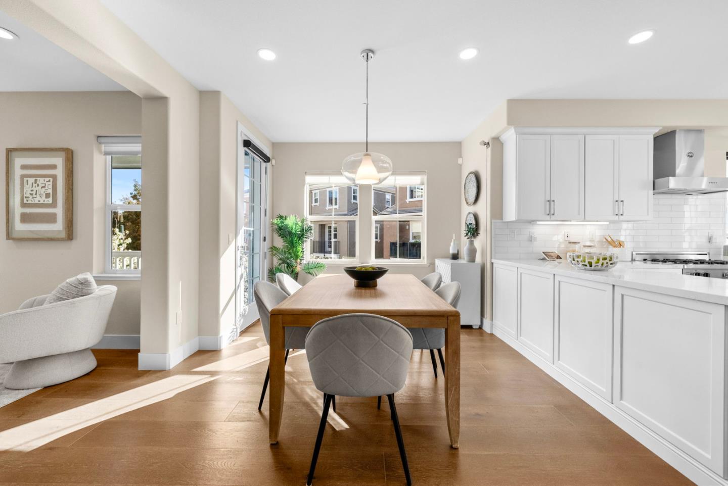 Detail Gallery Image 12 of 53 For 434 Mccown Ave, San Mateo,  CA 94403 - 4 Beds | 3/1 Baths