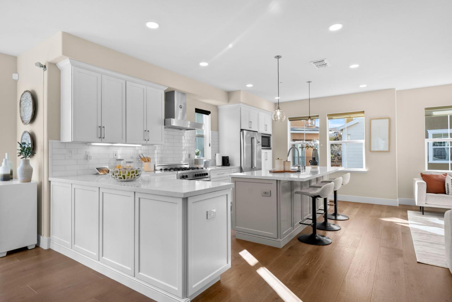 Detail Gallery Image 13 of 53 For 434 Mccown Ave, San Mateo,  CA 94403 - 4 Beds | 3/1 Baths