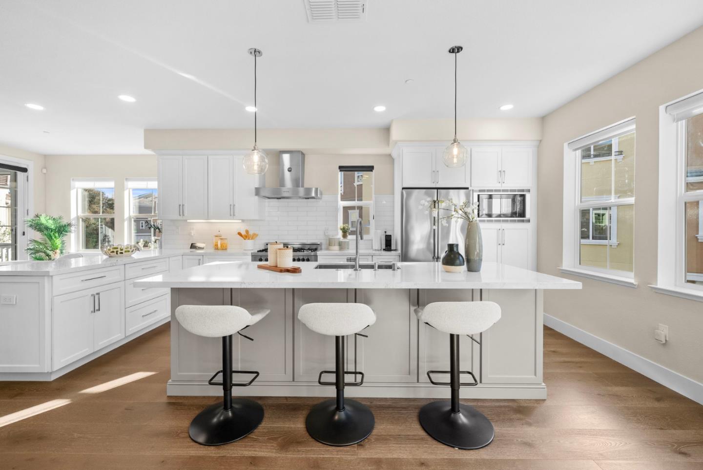 Detail Gallery Image 15 of 53 For 434 Mccown Ave, San Mateo,  CA 94403 - 4 Beds | 3/1 Baths