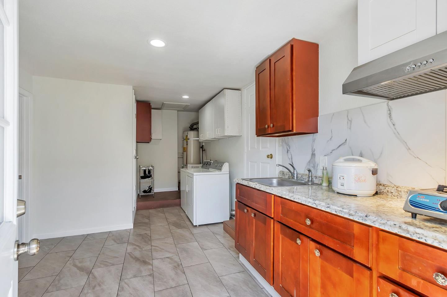 Detail Gallery Image 26 of 38 For 1368 Sunshadow Ln, San Jose,  CA 95127 - 3 Beds | 2 Baths