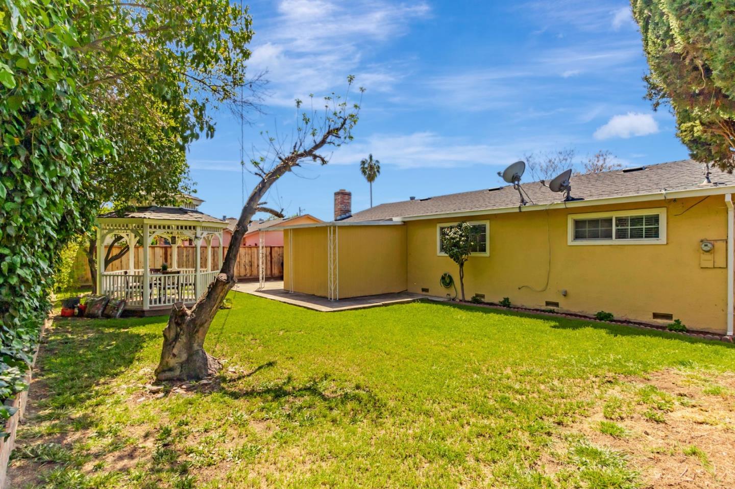 Detail Gallery Image 34 of 38 For 1368 Sunshadow Ln, San Jose,  CA 95127 - 3 Beds | 2 Baths