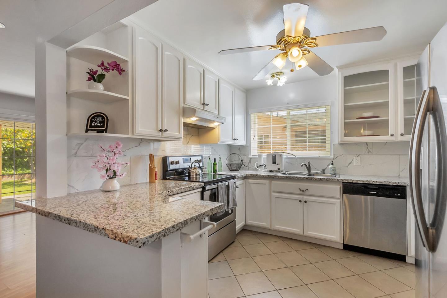Detail Gallery Image 4 of 38 For 1368 Sunshadow Ln, San Jose,  CA 95127 - 3 Beds | 2 Baths