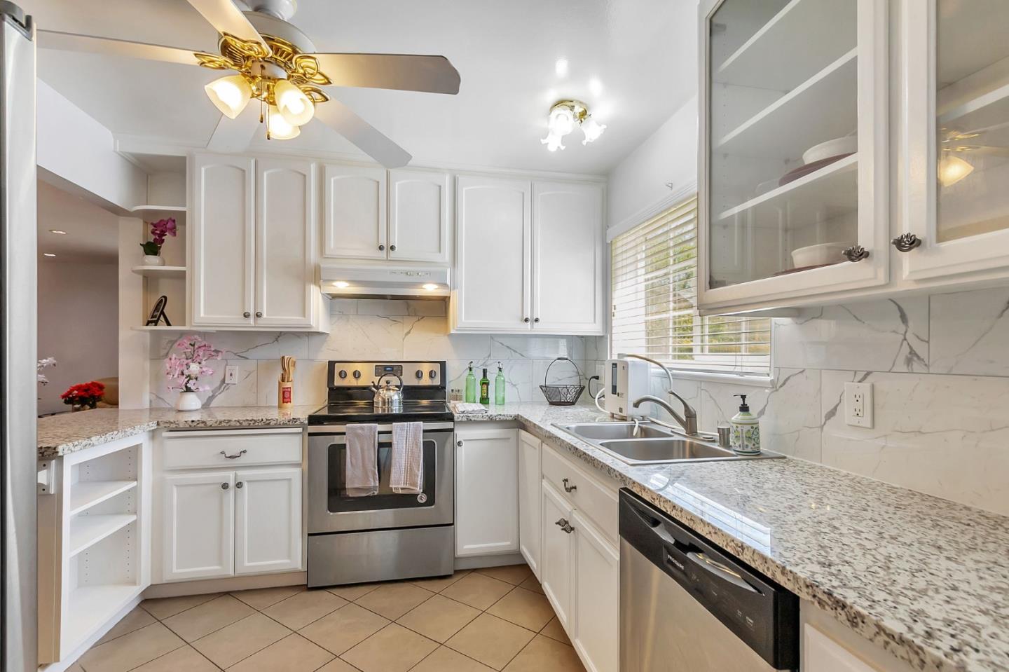 Detail Gallery Image 5 of 38 For 1368 Sunshadow Ln, San Jose,  CA 95127 - 3 Beds | 2 Baths