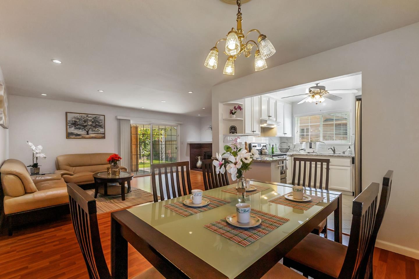 Detail Gallery Image 9 of 38 For 1368 Sunshadow Ln, San Jose,  CA 95127 - 3 Beds | 2 Baths