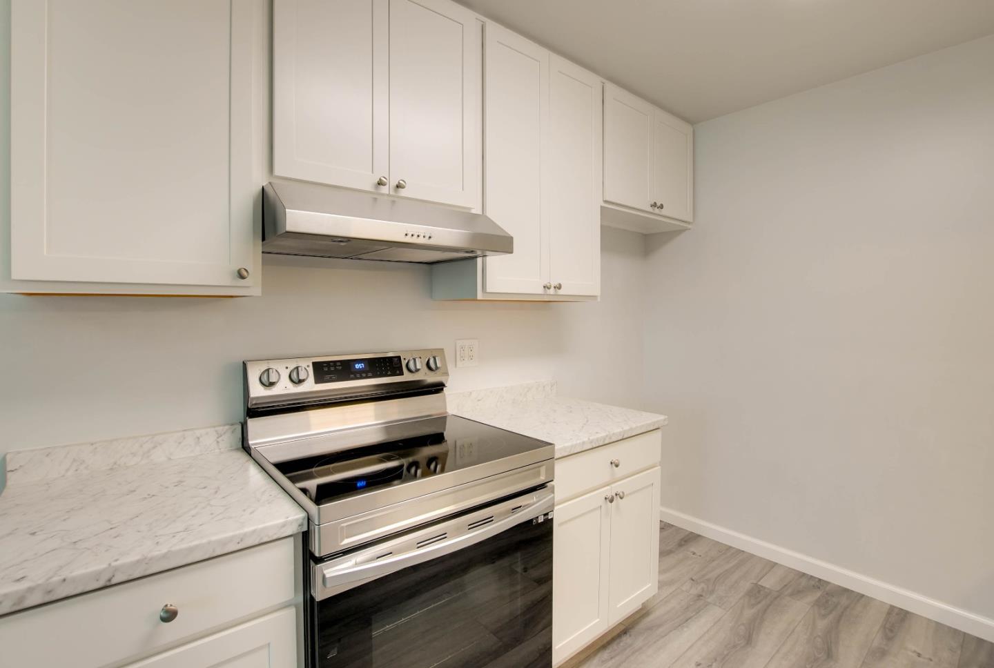 Detail Gallery Image 10 of 38 For 1261 Highland Dr, Hollister,  CA 95023 - 3 Beds | 1 Baths