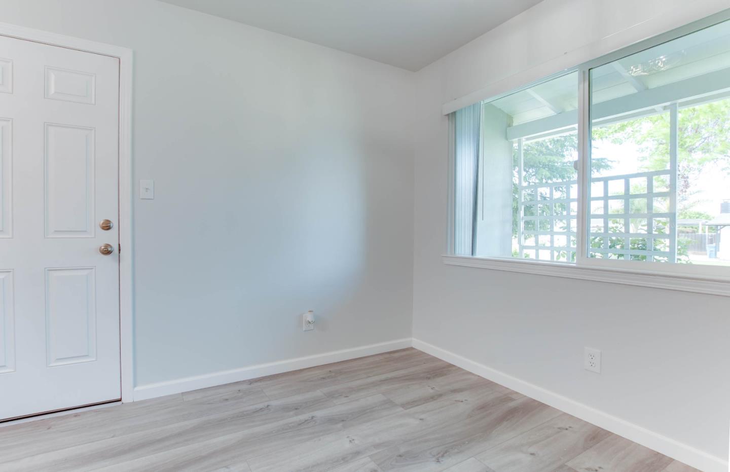 Detail Gallery Image 15 of 38 For 1261 Highland Dr, Hollister,  CA 95023 - 3 Beds | 1 Baths