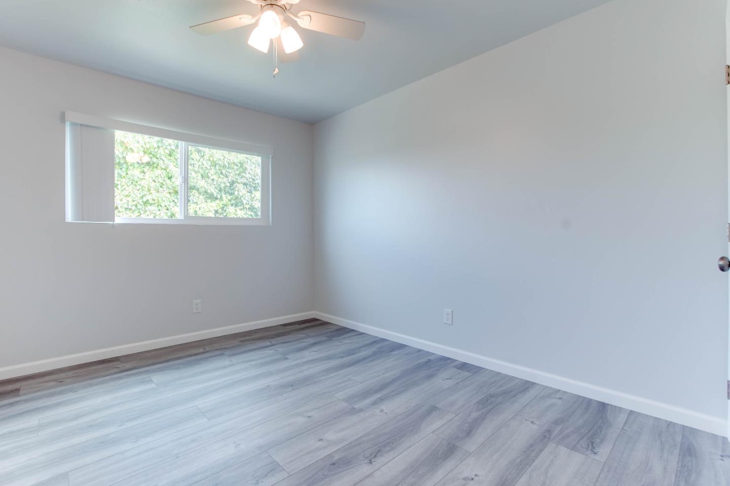 Detail Gallery Image 16 of 38 For 1261 Highland Dr, Hollister,  CA 95023 - 3 Beds | 1 Baths