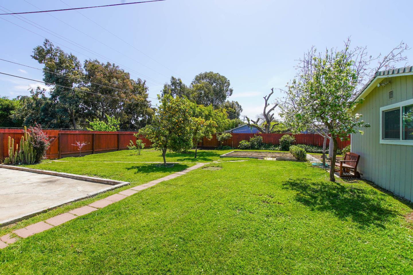 Detail Gallery Image 31 of 38 For 1261 Highland Dr, Hollister,  CA 95023 - 3 Beds | 1 Baths