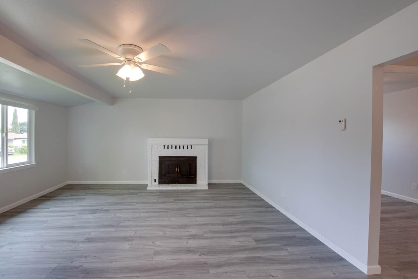 Detail Gallery Image 5 of 38 For 1261 Highland Dr, Hollister,  CA 95023 - 3 Beds | 1 Baths