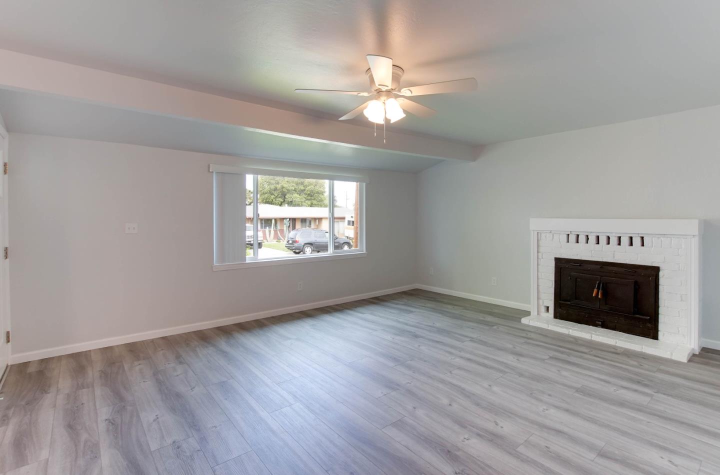 Detail Gallery Image 6 of 38 For 1261 Highland Dr, Hollister,  CA 95023 - 3 Beds | 1 Baths