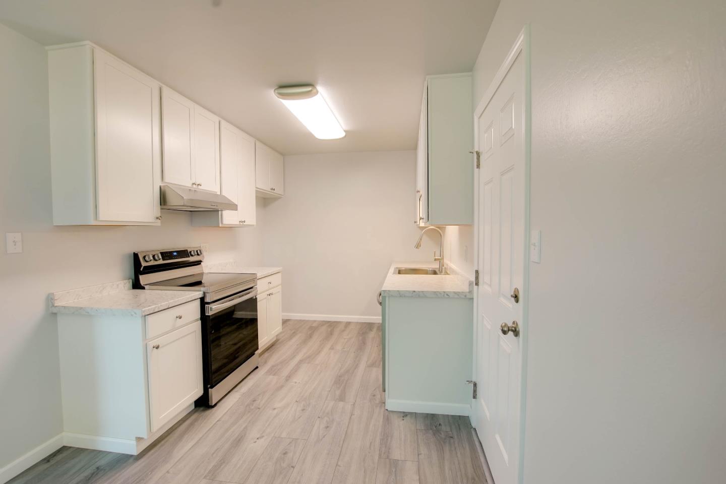 Detail Gallery Image 8 of 38 For 1261 Highland Dr, Hollister,  CA 95023 - 3 Beds | 1 Baths