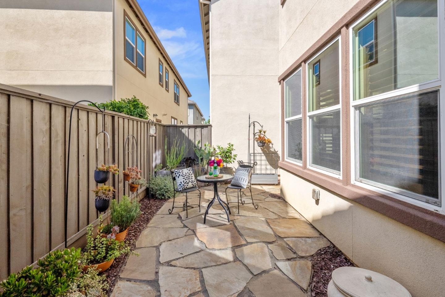Detail Gallery Image 13 of 73 For 6082 Charlotte Dr, San Jose,  CA 95123 - 3 Beds | 2/1 Baths