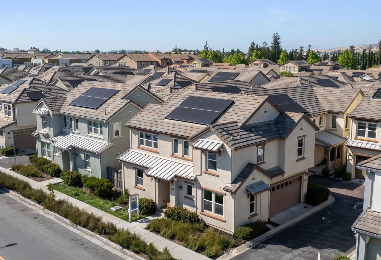 Detail Gallery Image 3 of 73 For 6082 Charlotte Dr, San Jose,  CA 95123 - 3 Beds | 2/1 Baths