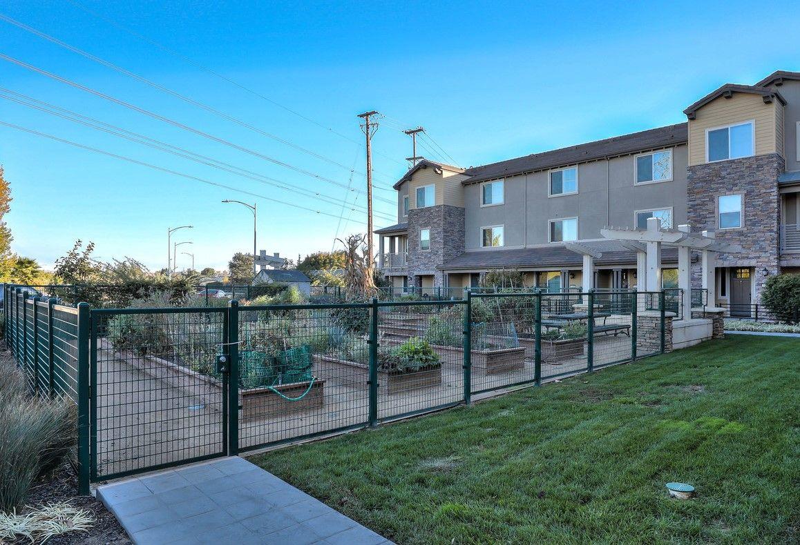 Detail Gallery Image 43 of 73 For 6082 Charlotte Dr, San Jose,  CA 95123 - 3 Beds | 2/1 Baths