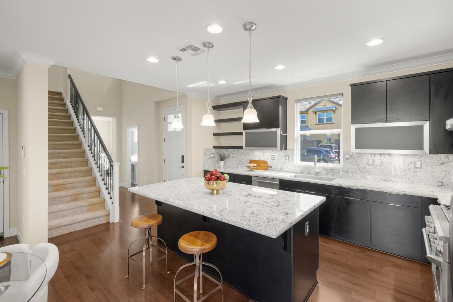 Detail Gallery Image 5 of 73 For 6082 Charlotte Dr, San Jose,  CA 95123 - 3 Beds | 2/1 Baths
