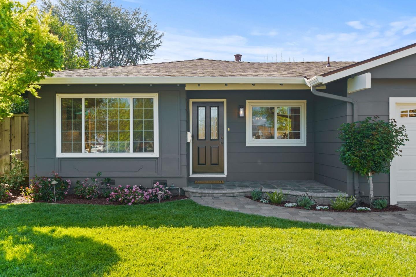 Detail Gallery Image 3 of 45 For 5731 Indian Ave, San Jose,  CA 95123 - 3 Beds | 2 Baths