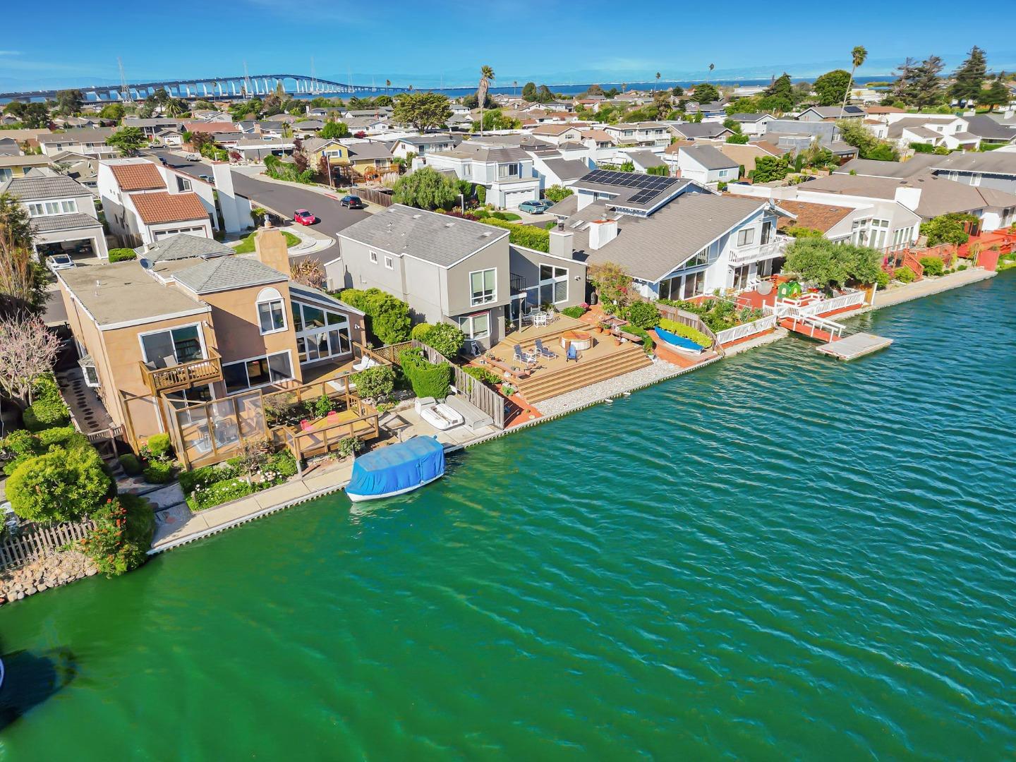 Detail Gallery Image 3 of 79 For 257 Surfbird Isle, Foster City,  CA 94404 - 4 Beds | 3 Baths