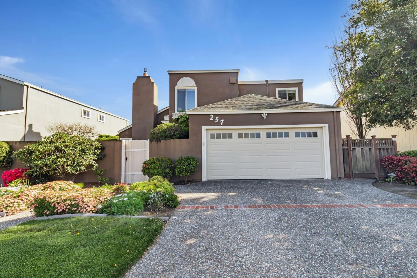 Detail Gallery Image 4 of 79 For 257 Surfbird Isle, Foster City,  CA 94404 - 4 Beds | 3 Baths